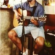 Profesor de música, recien graduado de musicologia y estudiante de master en musica y sonido para la experiencia del entretenimiento, experiencia en clases particulares y en grupo